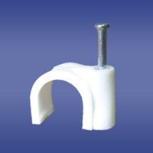 ELEKTRO PLAST OPATÓWEK 27.06 Uchwyt kablowy z gwoździem okragły FLOP- 6/100