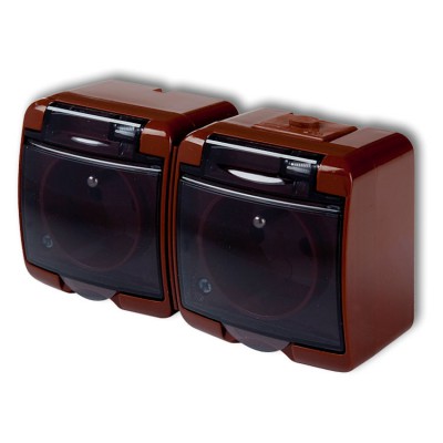 4GHE-2d Gniazdo podwójne z uziemieniem 2x(2P+Z) (klapka dymna, bez przesłon) Brązowy