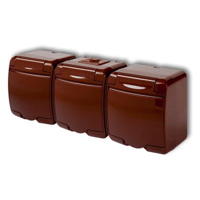 4GHE-3p Gniazdo potrójne z uziemieniem 3x(2P+Z) (klapka brązowa, przesłony torów prądowych) Brązowy